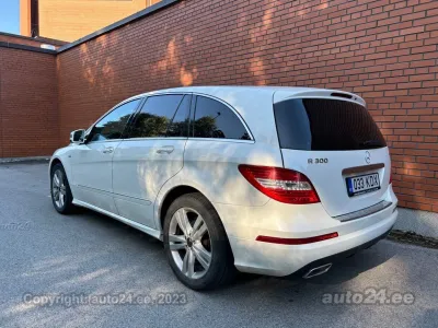 R 300